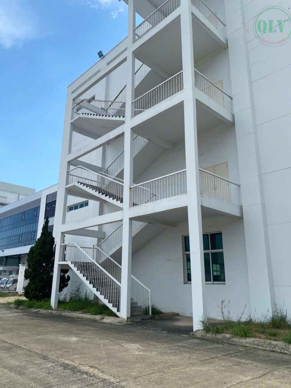 Bán xưởng 3 lầu KV 15.328m2 ở KCN Việt Hương 1- Vị trí trung tâm, giá tốt