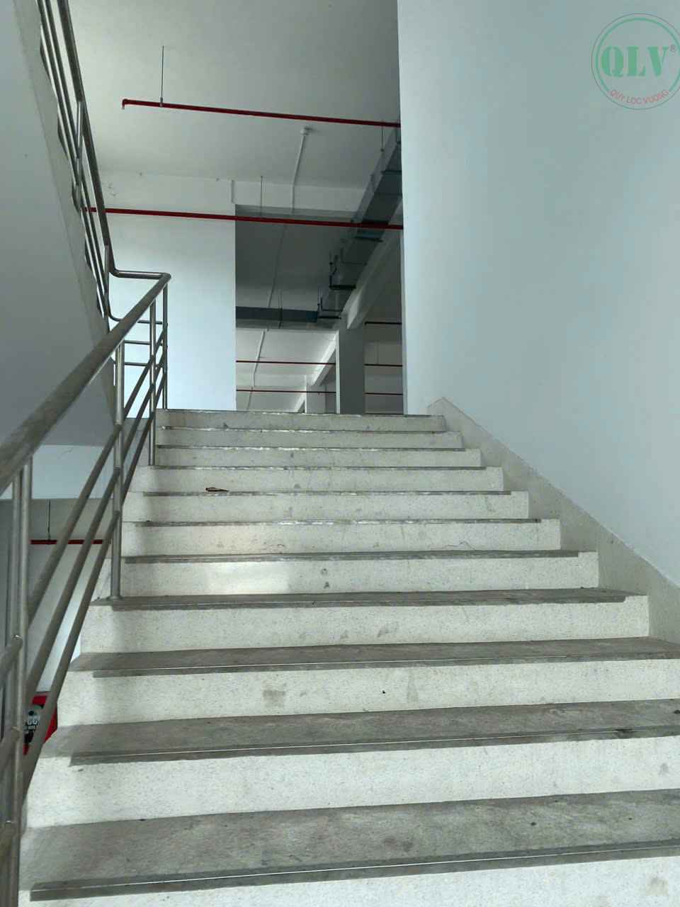 Bán xưởng 3 lầu KV 15.328m2 ở KCN Việt Hương 1- Vị trí trung tâm, giá tốt